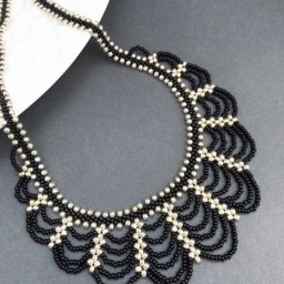 Изящное колье