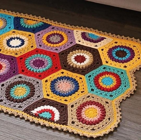 Прикроватный коврик веселой расцветки