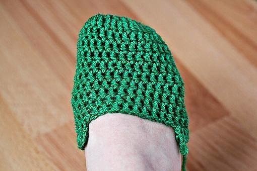 ​Простые тапочки крючком: мастер-класс