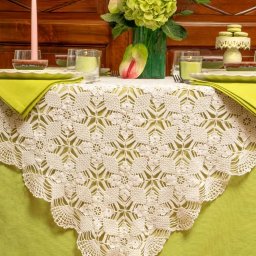 ​Прекрасная скатерть из мотивов