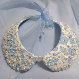 Простой съёмный воротничок из фетра с кружевом