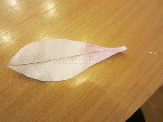 Цветок из ткани "Лилия": мастер-класс, часть 1 Цветок из ткани "Лилия": мастер-класс, часть 1