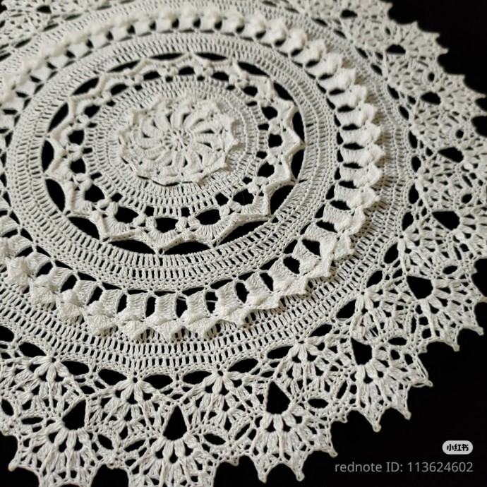 ​Изумительной красоты салфетка