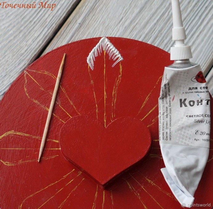 Процесс создания оригинальной шкатулки в технике контурной росписи: часть 1