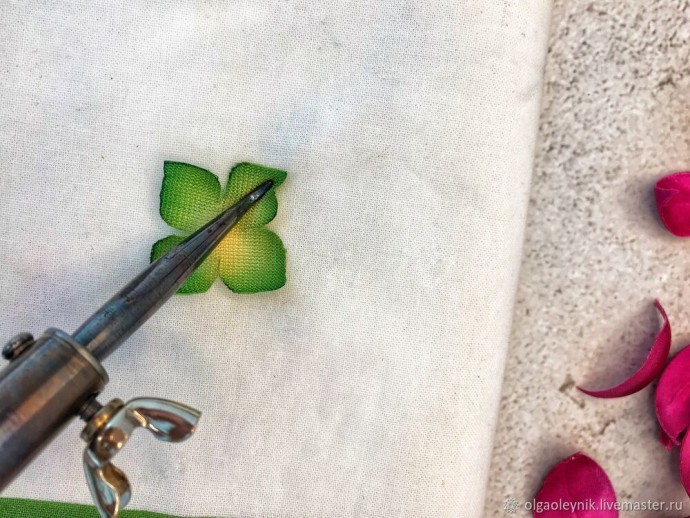​Как сделать брошку-пин "Лотос": часть 2