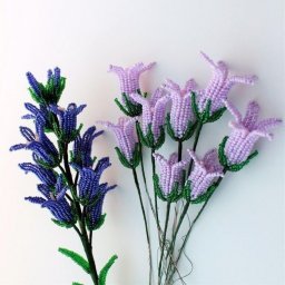 Нежные цветы из бисера