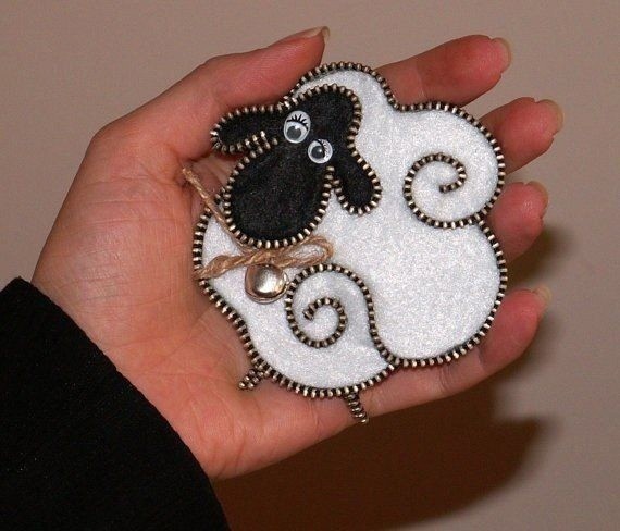 Украшения из молний