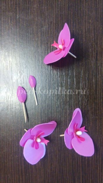 Орхидея из пластиковых бутылок: мастер-класс