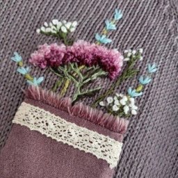 Прекрасная вышивка на трикотаже