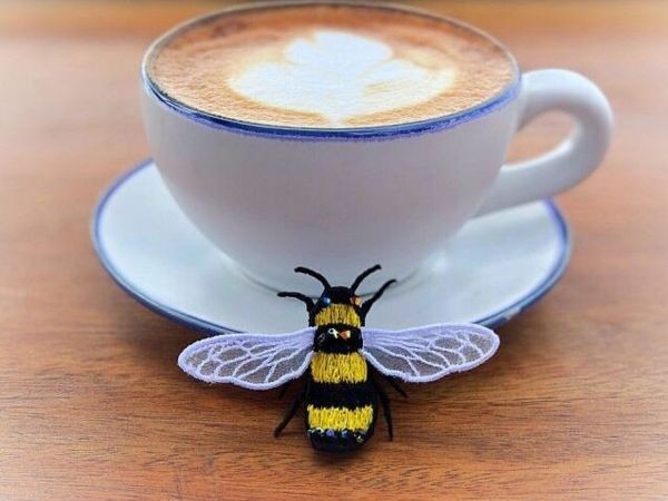 Вышивка и изготовление броши "Пчела" в технике Fsl