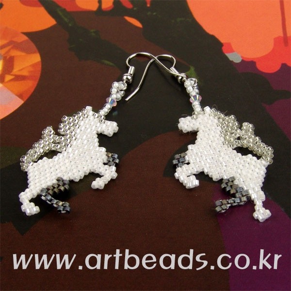 Новогодние подвески с лошадками