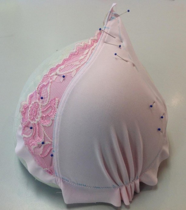 Чашечки бюстгальтера