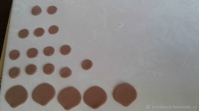 ​Создаем брошь "Букет двухцветных роз": часть 1