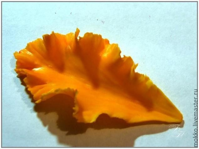 ​Тонировка цветов из полимерной глины масляными красками: часть 2