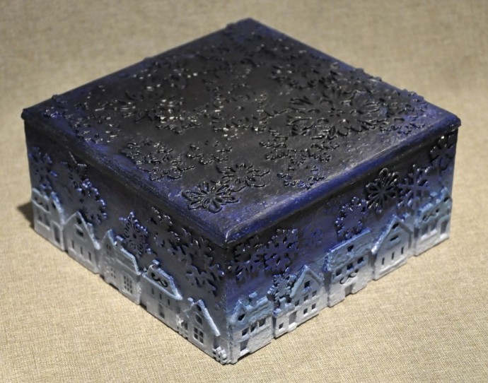 Декорируем деревянный короб для подарка: часть 2 Декорируем деревянный короб для подарка: часть 2