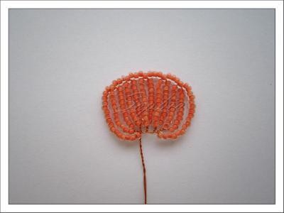 Создаем куст роз из бисера: часть 1