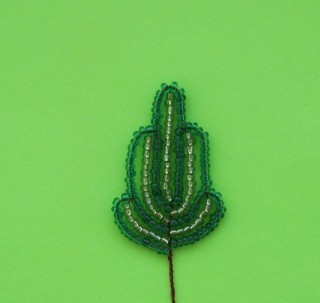 Создаем куст роз из бисера: часть 3