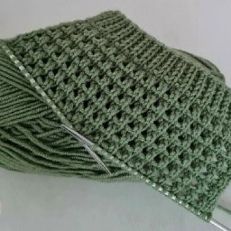 ​Узор спицами с квадратными элементами