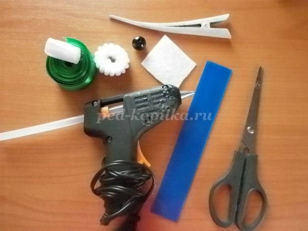 Заколка "Астра" из атласных лент: мастер-класс, часть 1