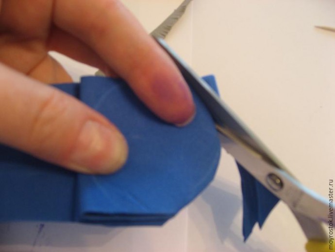 Делаем фантазийный цветок из фоамирана: часть 1