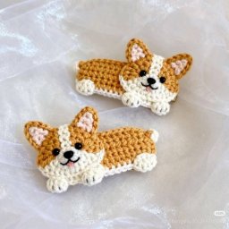 ​Корги: вязаная аппликация