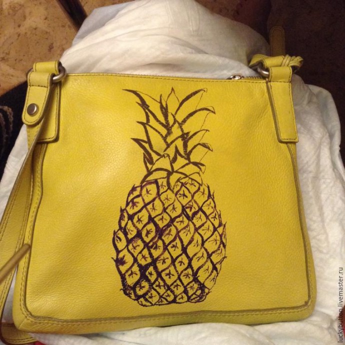 ​Роспись акриловыми красками по коже "Ананас"