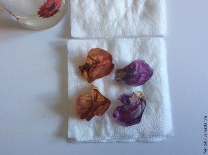 ​Как своими руками сделать "бейджики" для хранения сухих цветов: часть 2