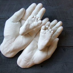 ​Слепки рук и фигур