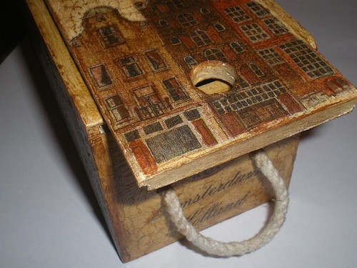 ​Декупаж старой коробки из-под вина: часть 2