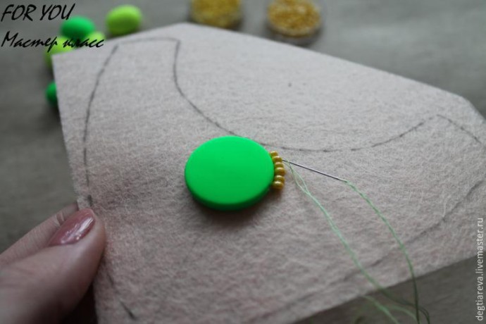 Вышиваем модное колье из минимального набора материалов Вышиваем модное колье из минимального набора материалов