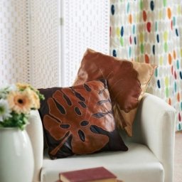 ​Подушки с аппликацией "Листья монстеры"