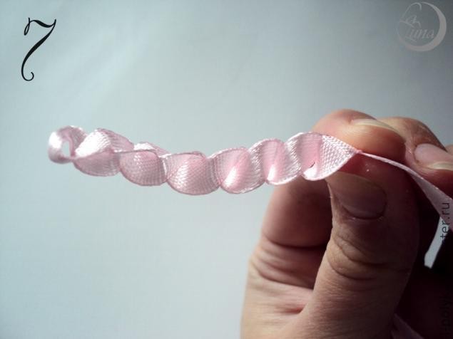 Крошечные розочки из атласных лент: часть 1 Крошечные розочки из атласных лент: часть 1