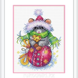 ​Мышь с елочным шаром