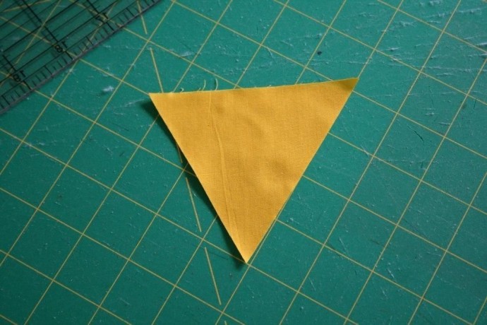 Подушка из разноцветных полос