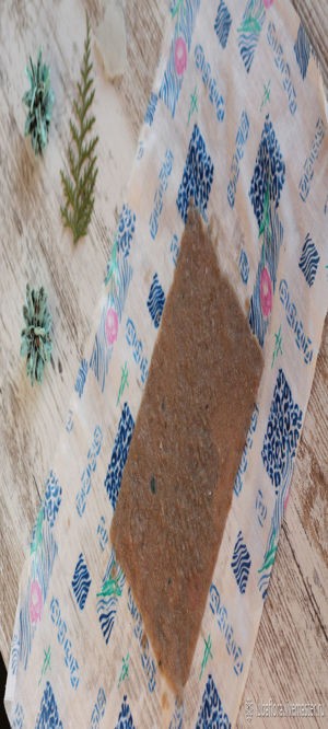 Создаем открытку из макулатуры с ботаникой: часть 2