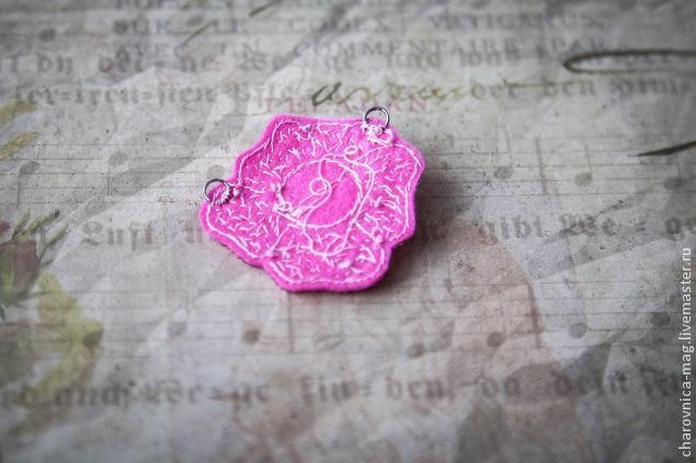 ​Вышивка бисером кулона в виде простого цветка: часть 2