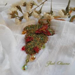 Кулон из бисера "Отчаянная осень": часть 4