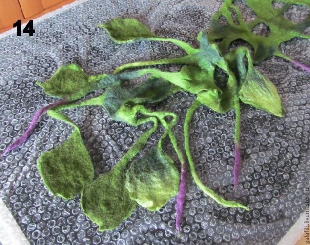 ​Валяное колье или шарф с цветами: часть 2