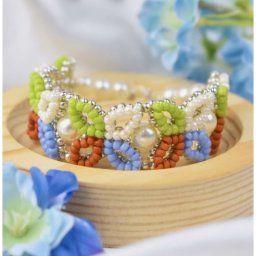 Ажурный браслет из бисера