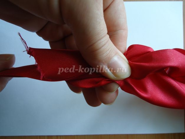 ​Букет роз из атласных лент: часть 1