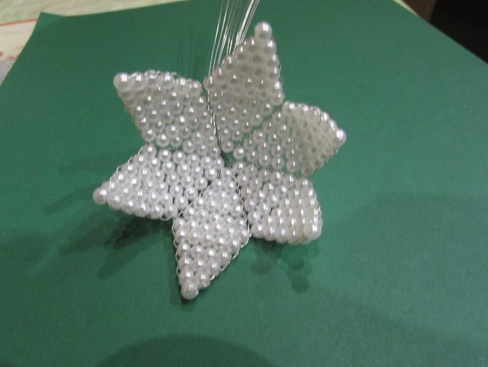 Цветочная композиция из бисера