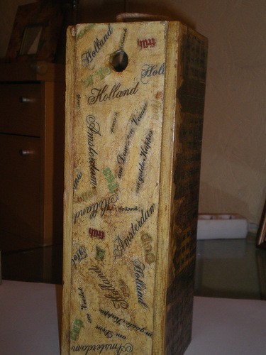 ​Декупаж старой коробки из-под вина: часть 2