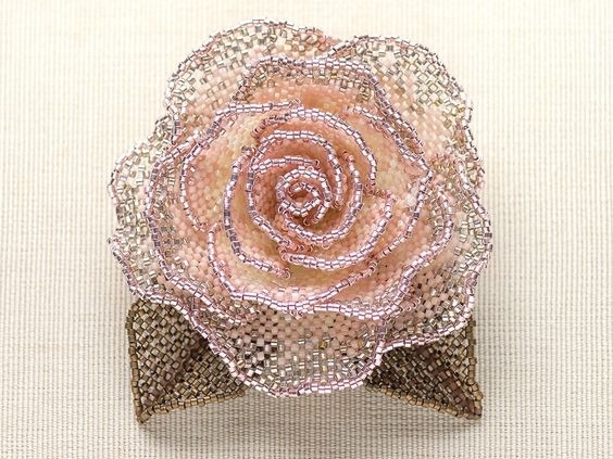 Роза из бисера