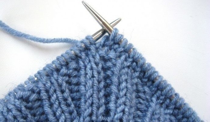 Имитация пришивной горловины: просто и красиво