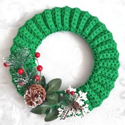 Венок из пряжи на старый новый год