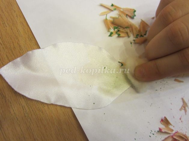 Цветок из ткани "Лилия": мастер-класс, часть 1 Цветок из ткани "Лилия": мастер-класс, часть 1