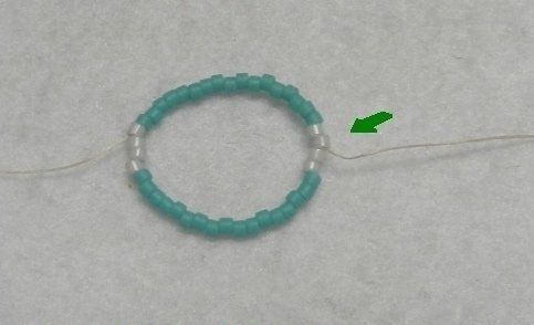 ​Яркие серьги: овальный элемент