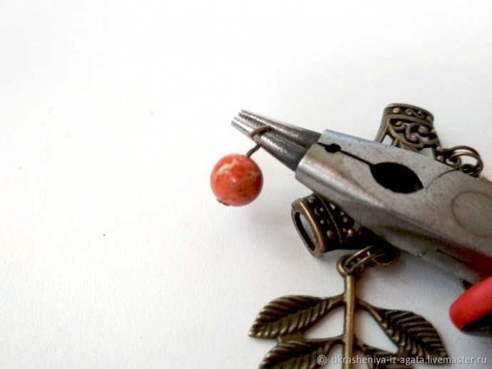 Кулон с осенним настроением "Рябиновая сказка": часть 1