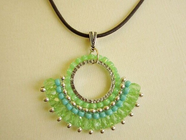 Бисерные серьги или кулон Бисерные серьги или кулон