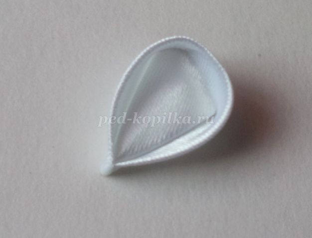 Милый цветок в технике ​канзаши: мастер-класс, часть 1